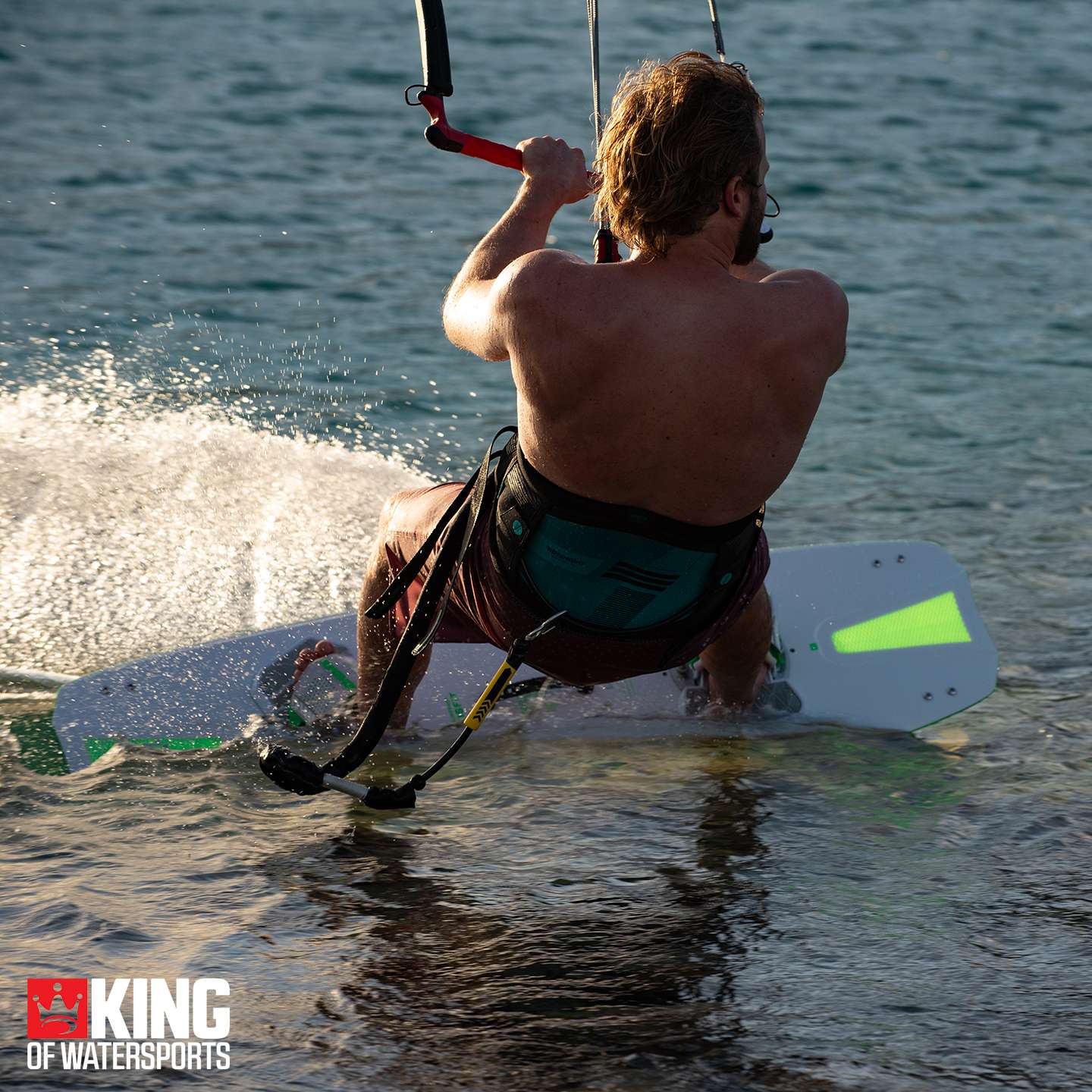 Slingshot Misfit 2019 Kiteboard | King of Watersports Slingshot Misfit 2019 Kiteboard | King of Watersports