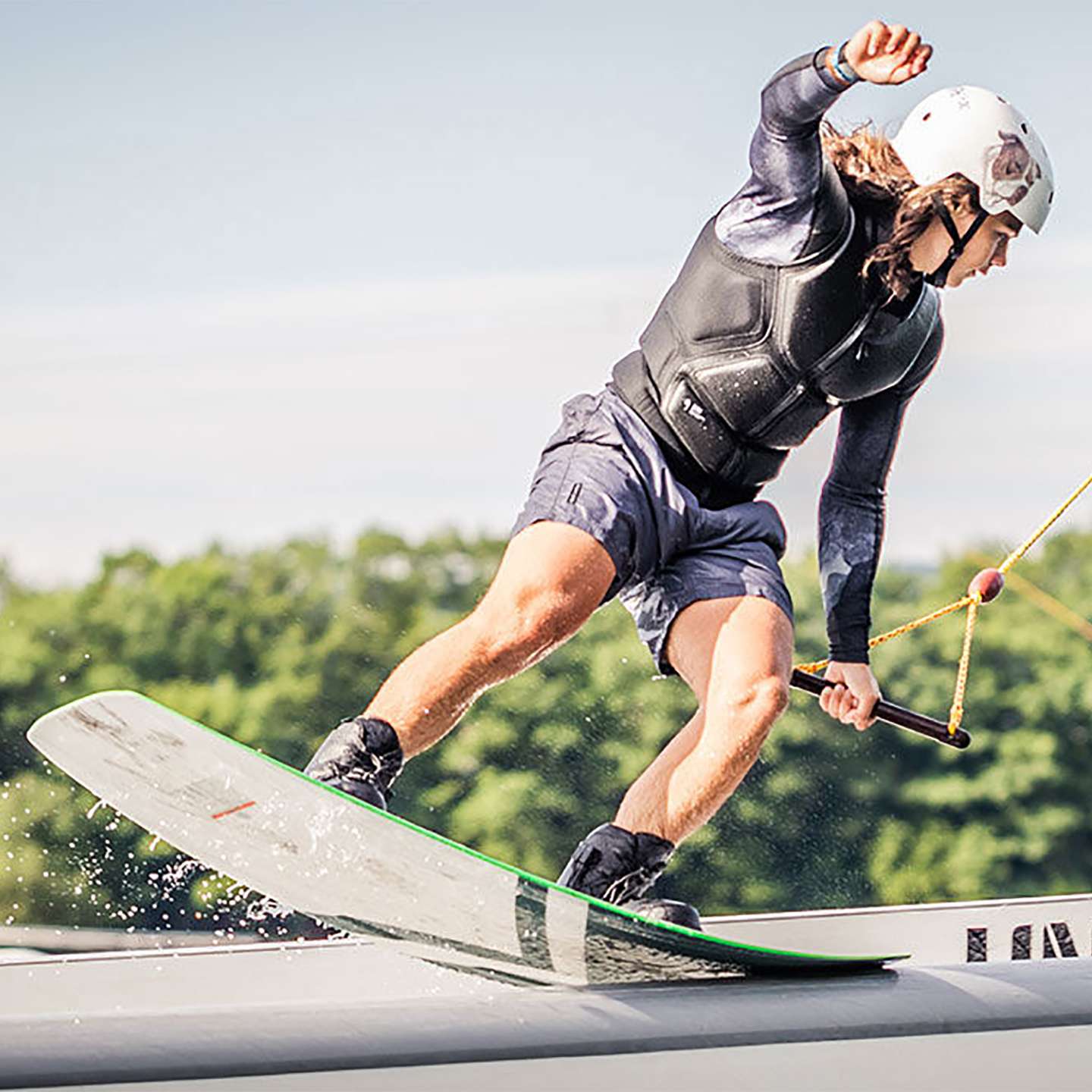 Liquid Force Apex 2022 Wakeboard King of Watersports