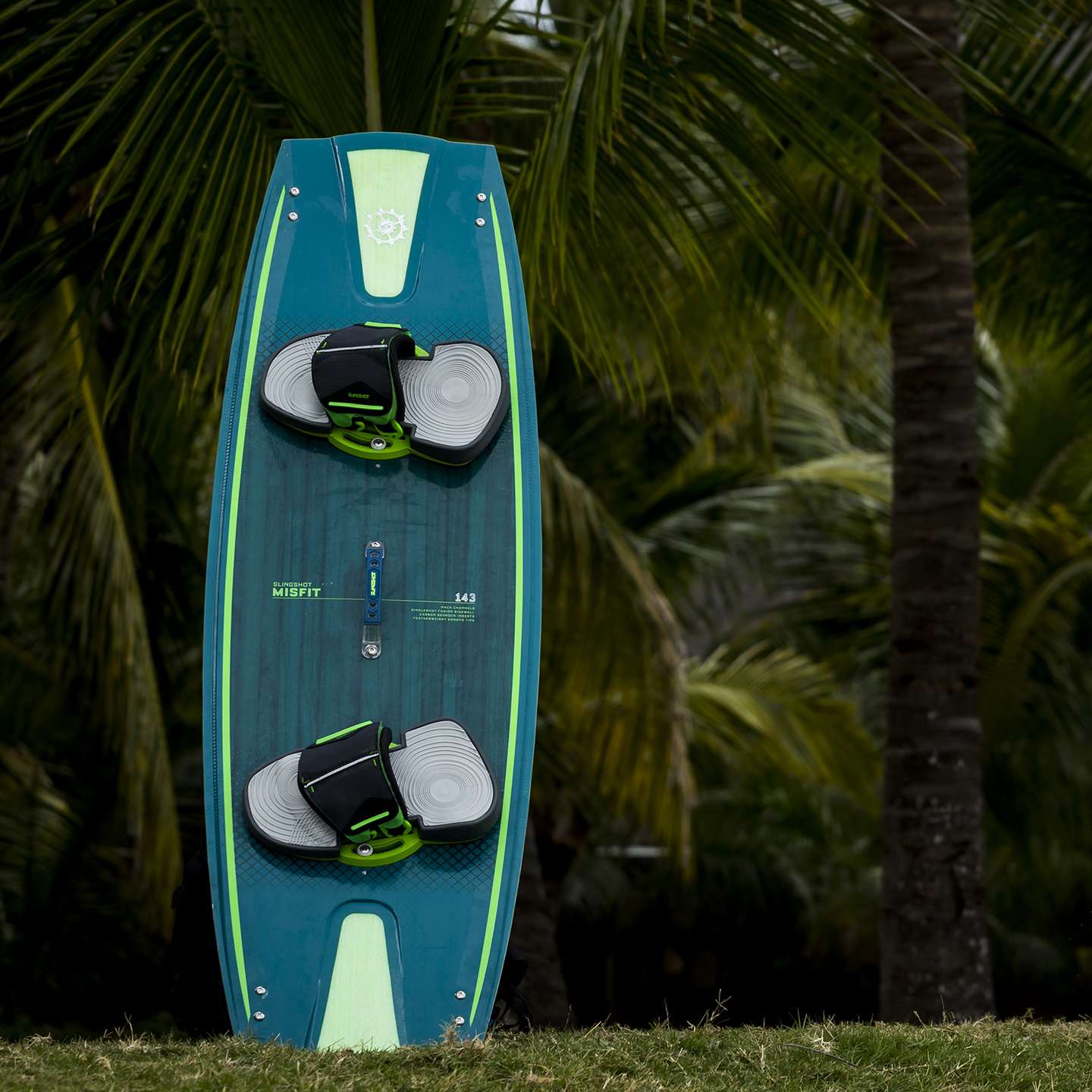 Slingshot Misfit 2020 Kiteboard | King of Watersports Slingshot Misfit 2020 Kiteboard | King of Watersports
