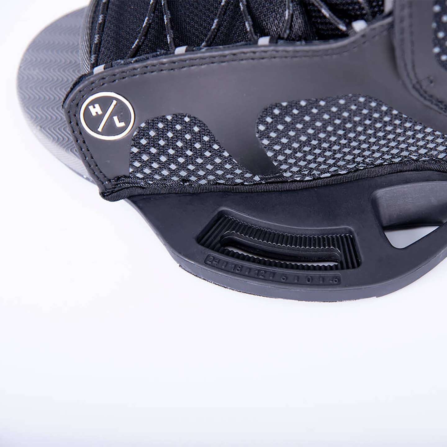 hyperlite-2022-remix-kids-boots-alt2-zoom Hyperlite Remix Kids OT 2026 Wakeboard Boots – close-up of the wakeboard boots footbed, liner and heel support