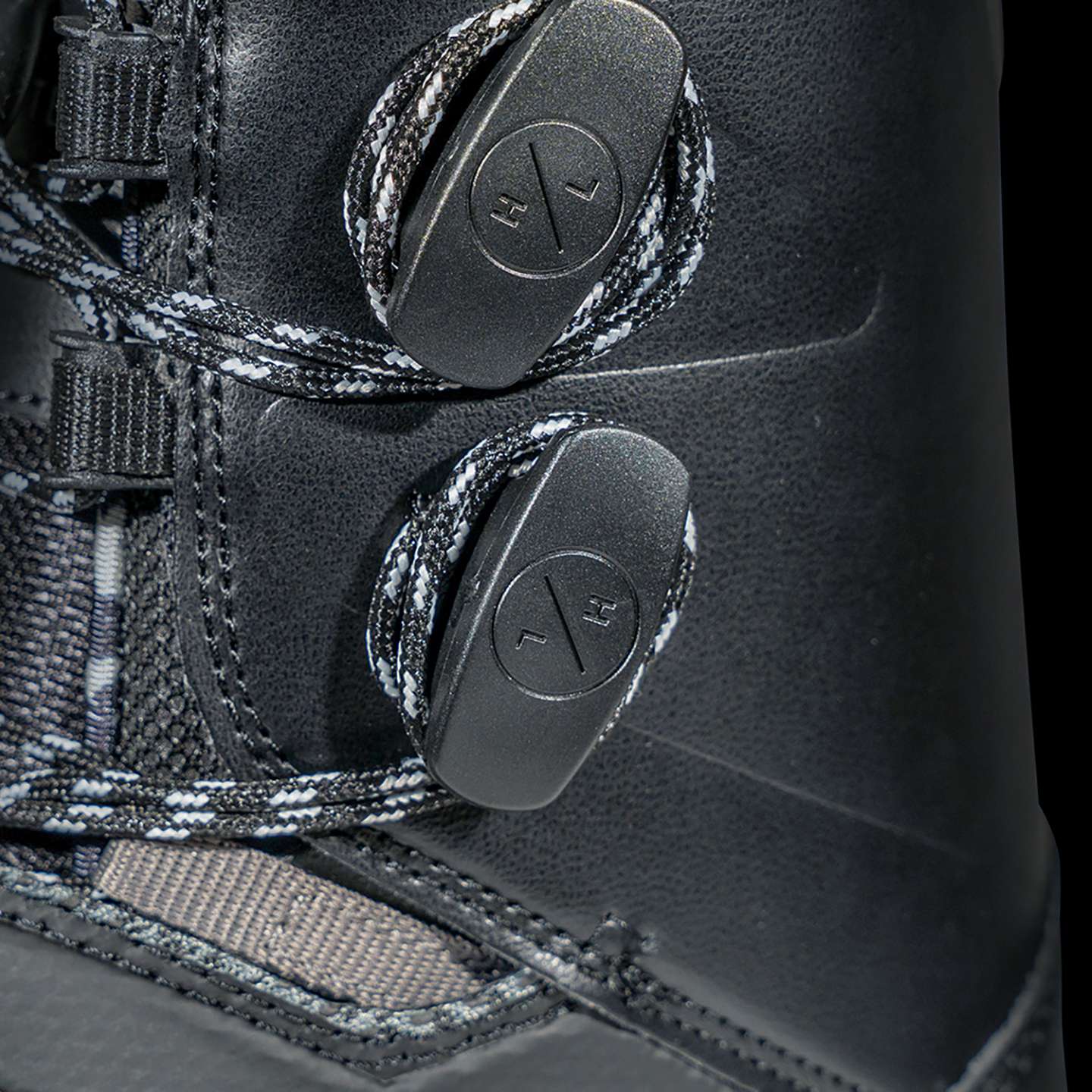 Hyperlite Team OT 2026 Wakeboard Boots – wakeboard boots baseplate and sole detail for board mounting
