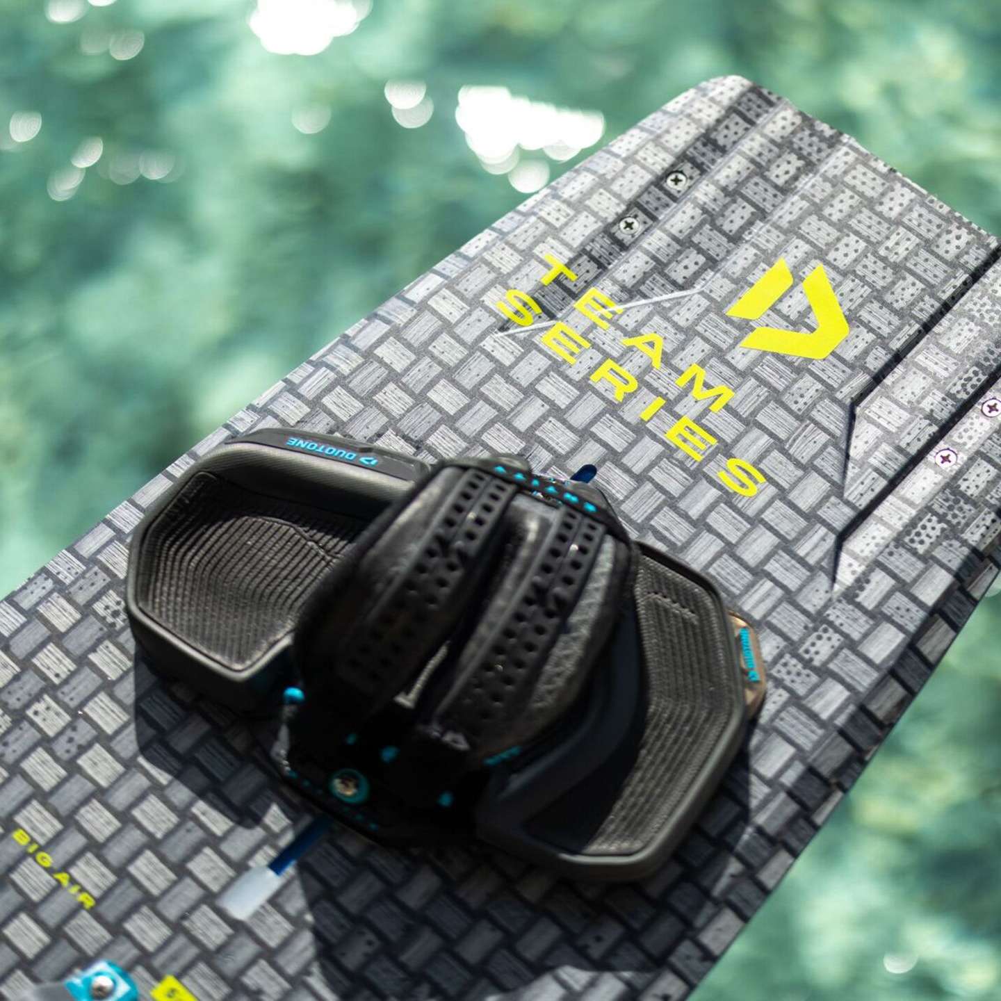 Duotone Entity Ergo NTT Binding 2025 footbed and strap detail