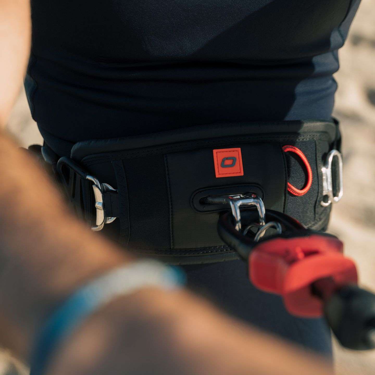 Ozone Connect Waist V4 Kite Harness leading edge and strut detail