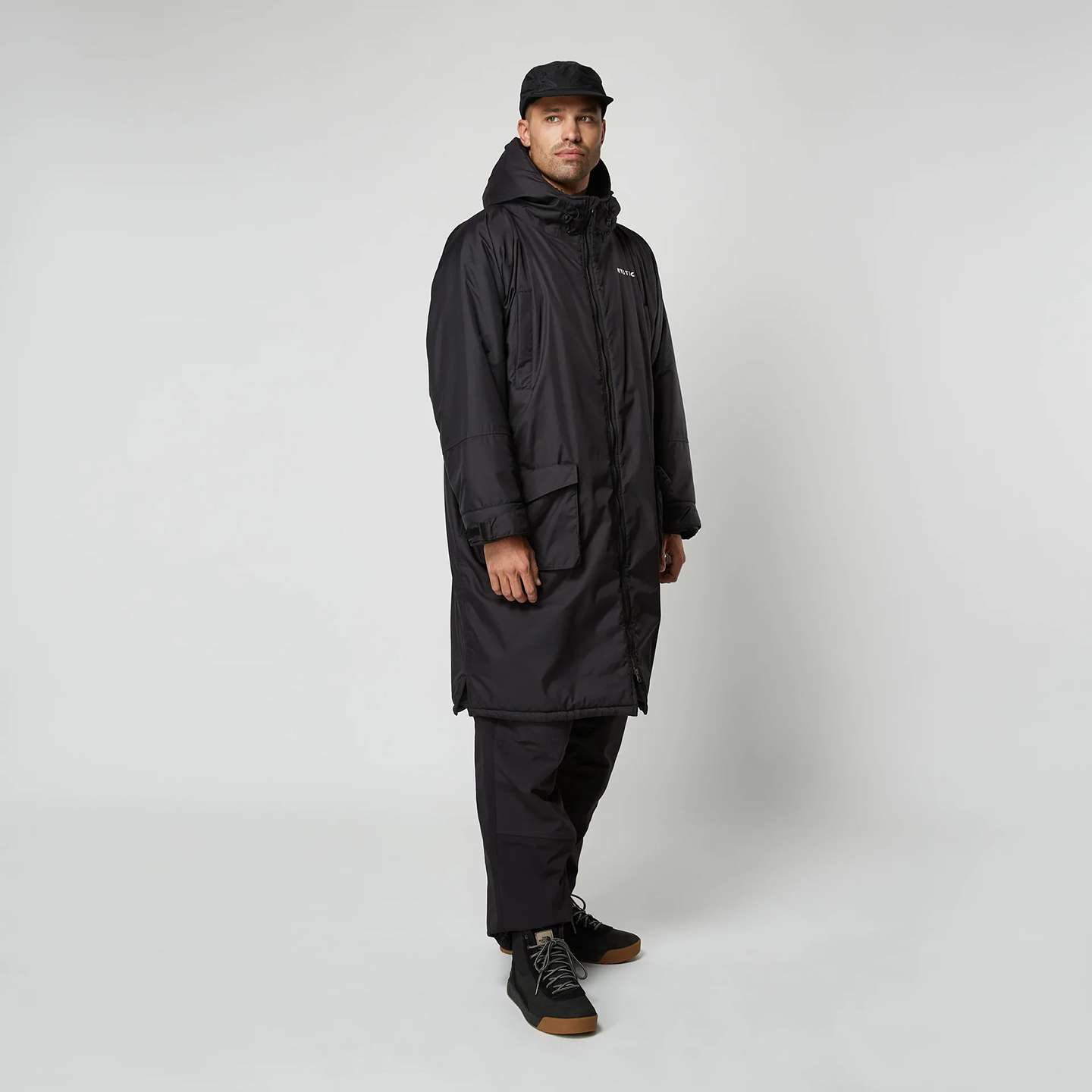 mystic-dts-explore-poncho-alt3-zoom Mystic DTS Explore Poncho 2023 fabric or logo detail