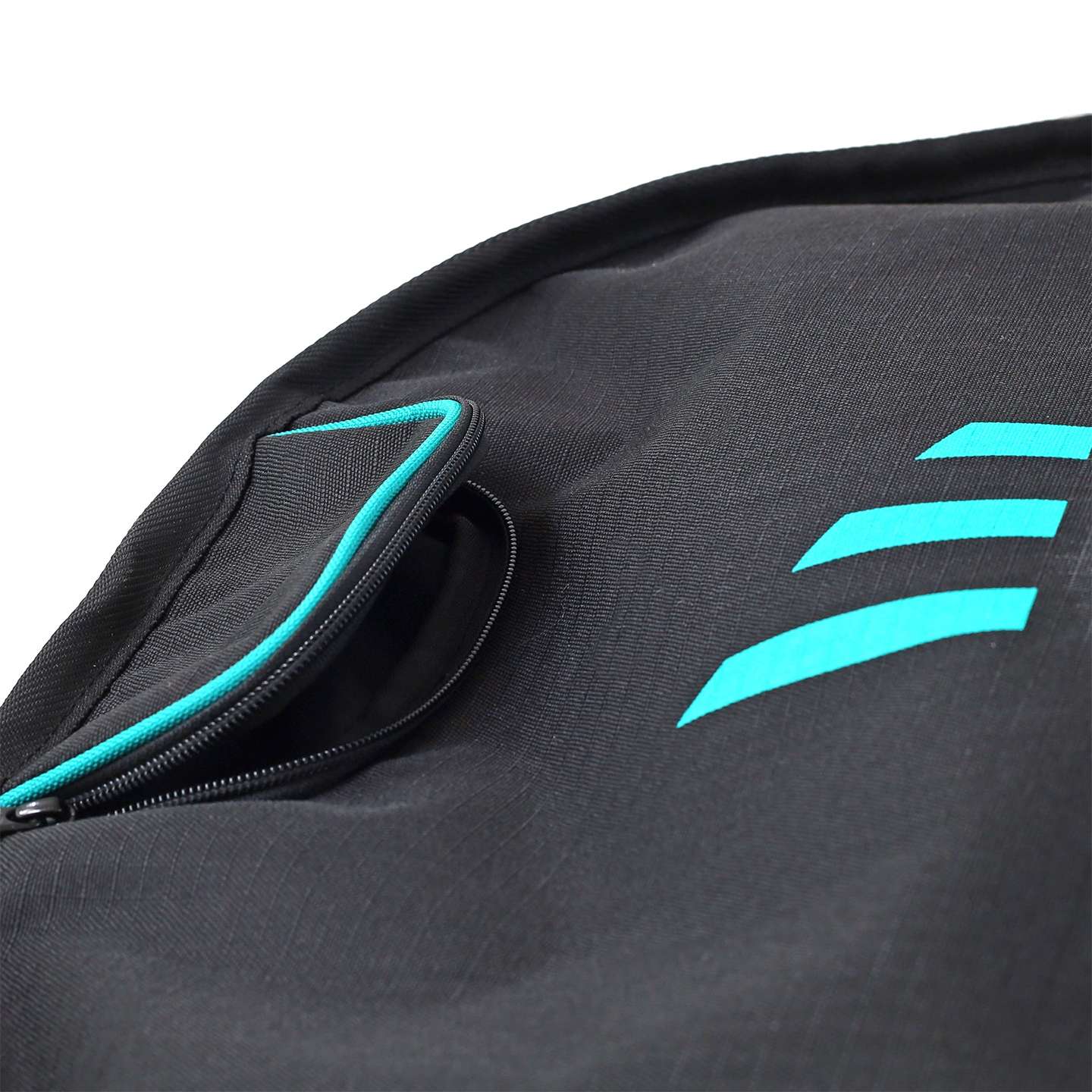 ride-engine-2021-foil-boardbag-alt4-zoom Ride Engine Day Strike 7'6 Foil Boardbag storage and protection detail showing padded travel protection and storage features