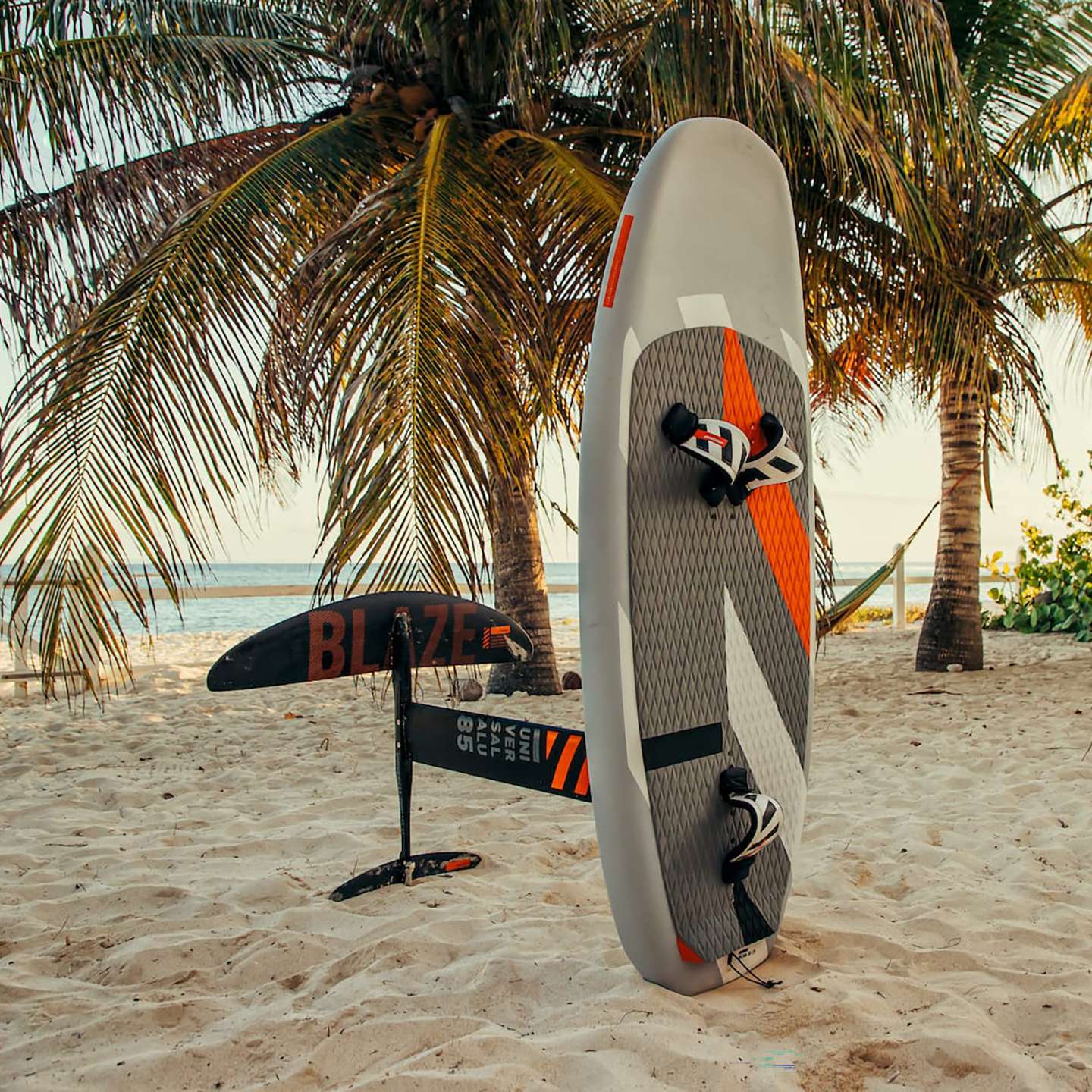 RRD Beluga LTE Y27 Foil Board foil board deck view