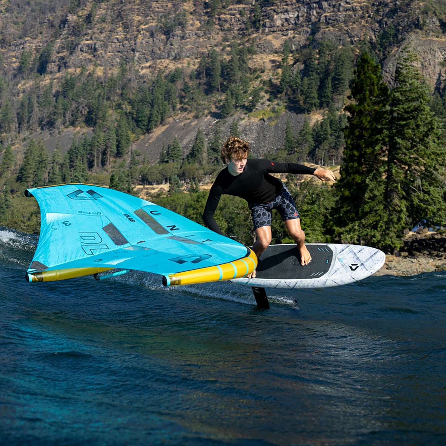 Duotone Skybrid D/LAB Foil Board 2026 deck view with stance area and deck pad