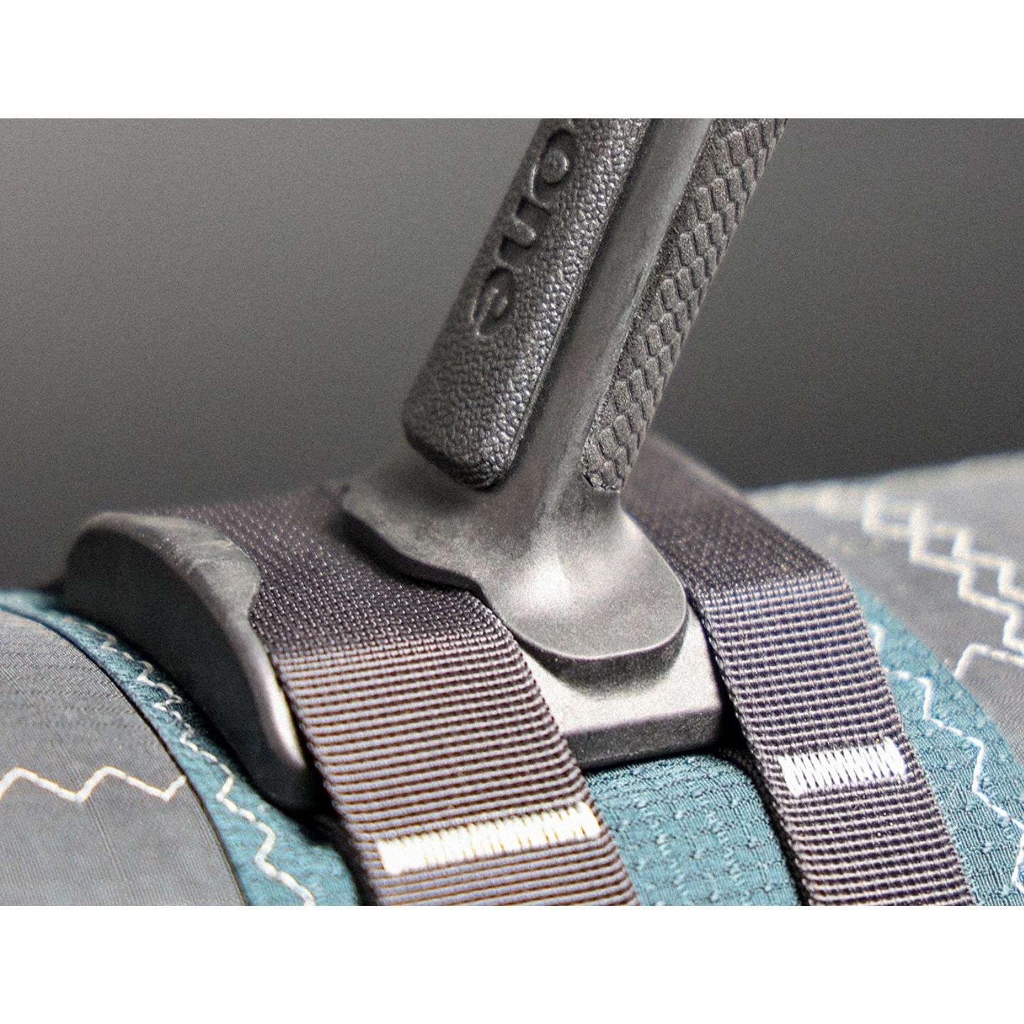 F-One Hard Wing Handles handle and leading edge detail