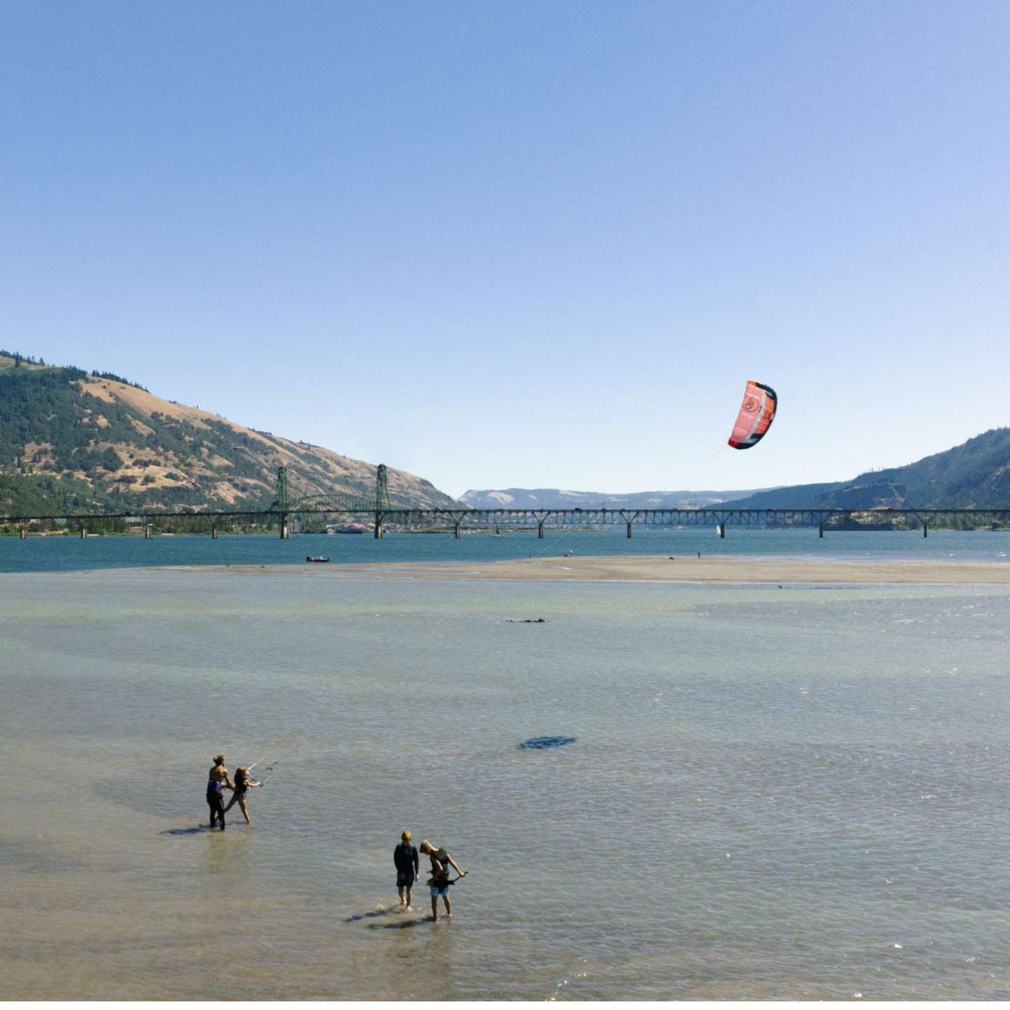 Flysurfer Hybrid Kite, in-flight action or lifestyle view