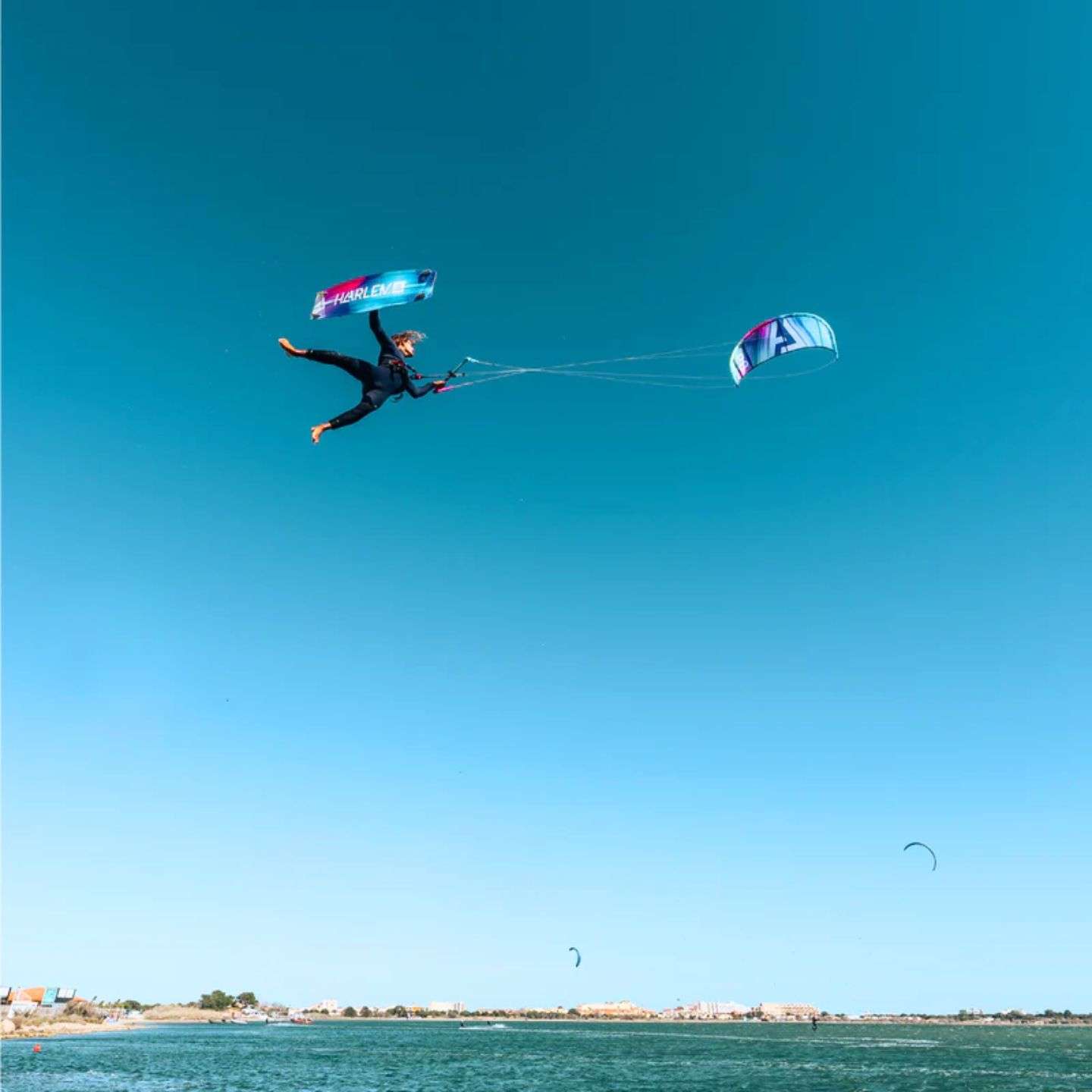 Harlem Ascent Kiteboard, rail, rocker and outline detail view