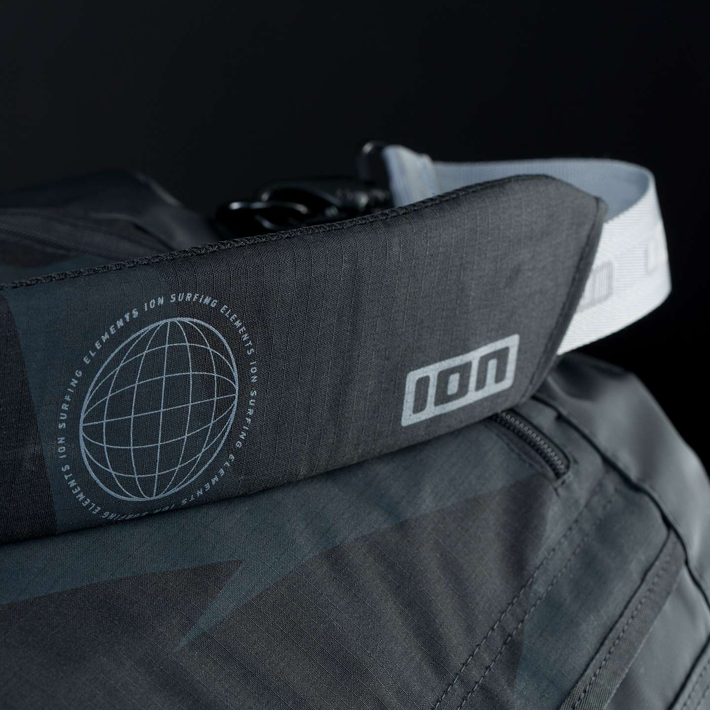ION Gearbag Wing Tec 2026 storage and wheel detail