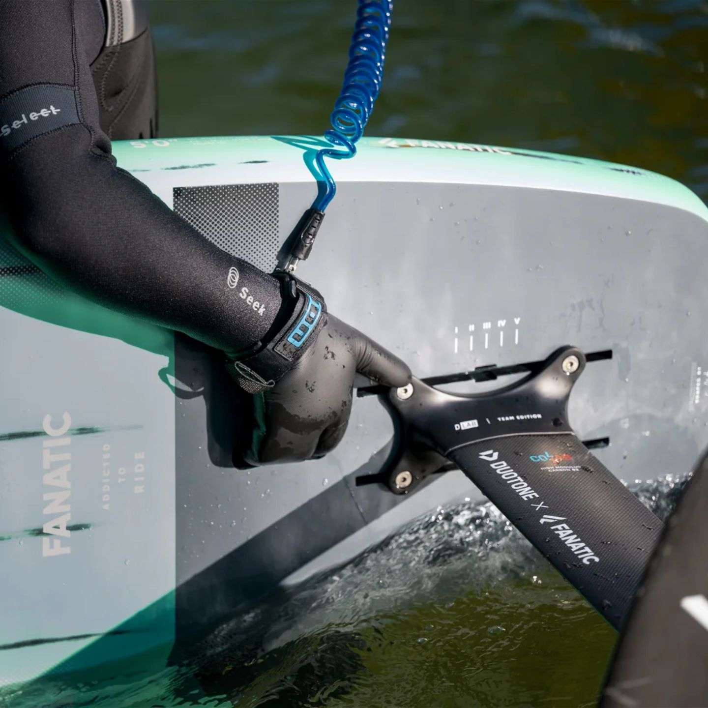ION Neo Lobster Mitten 4/3mm alternate product view