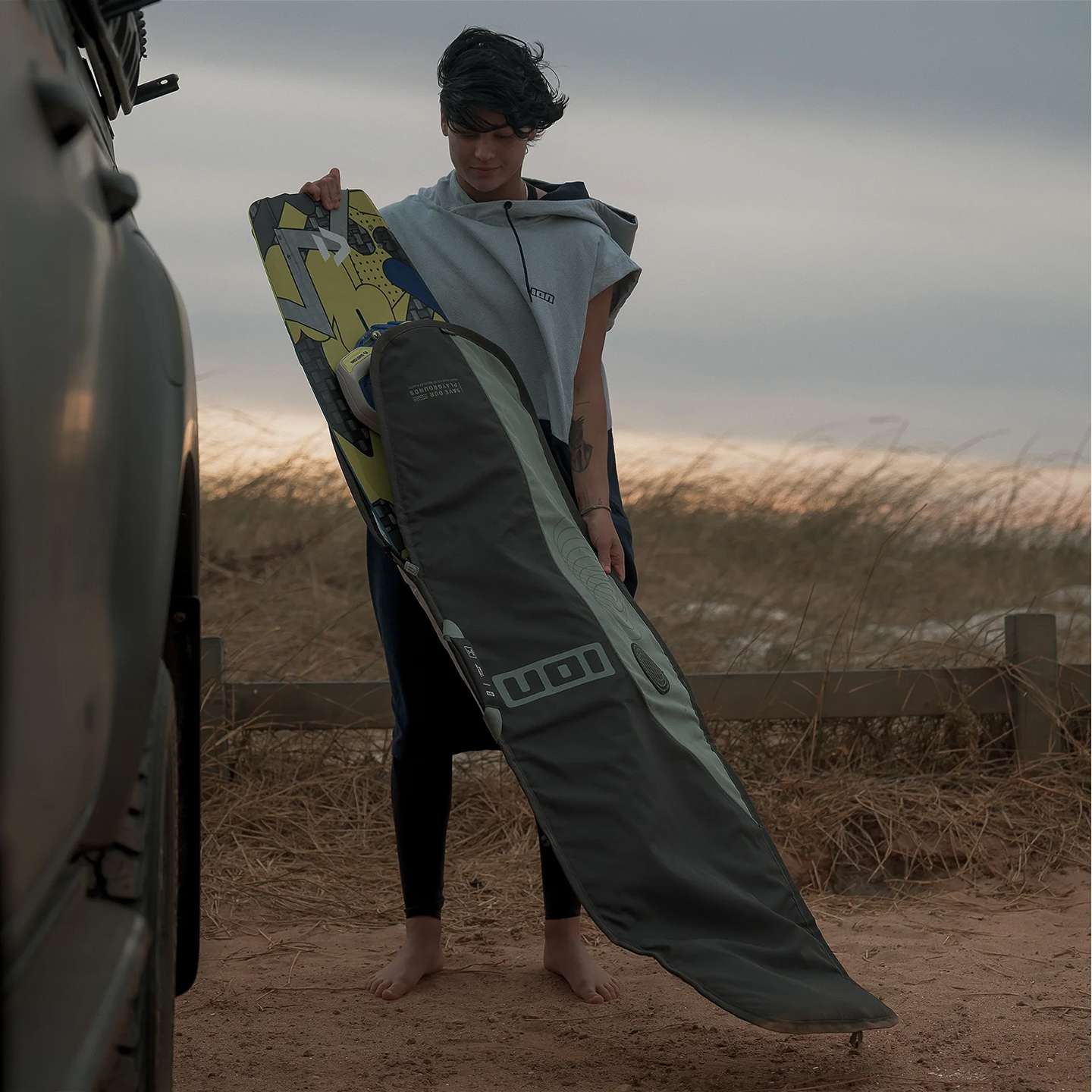 ION Twintip Boardbag Core 2026 zip and handle detail