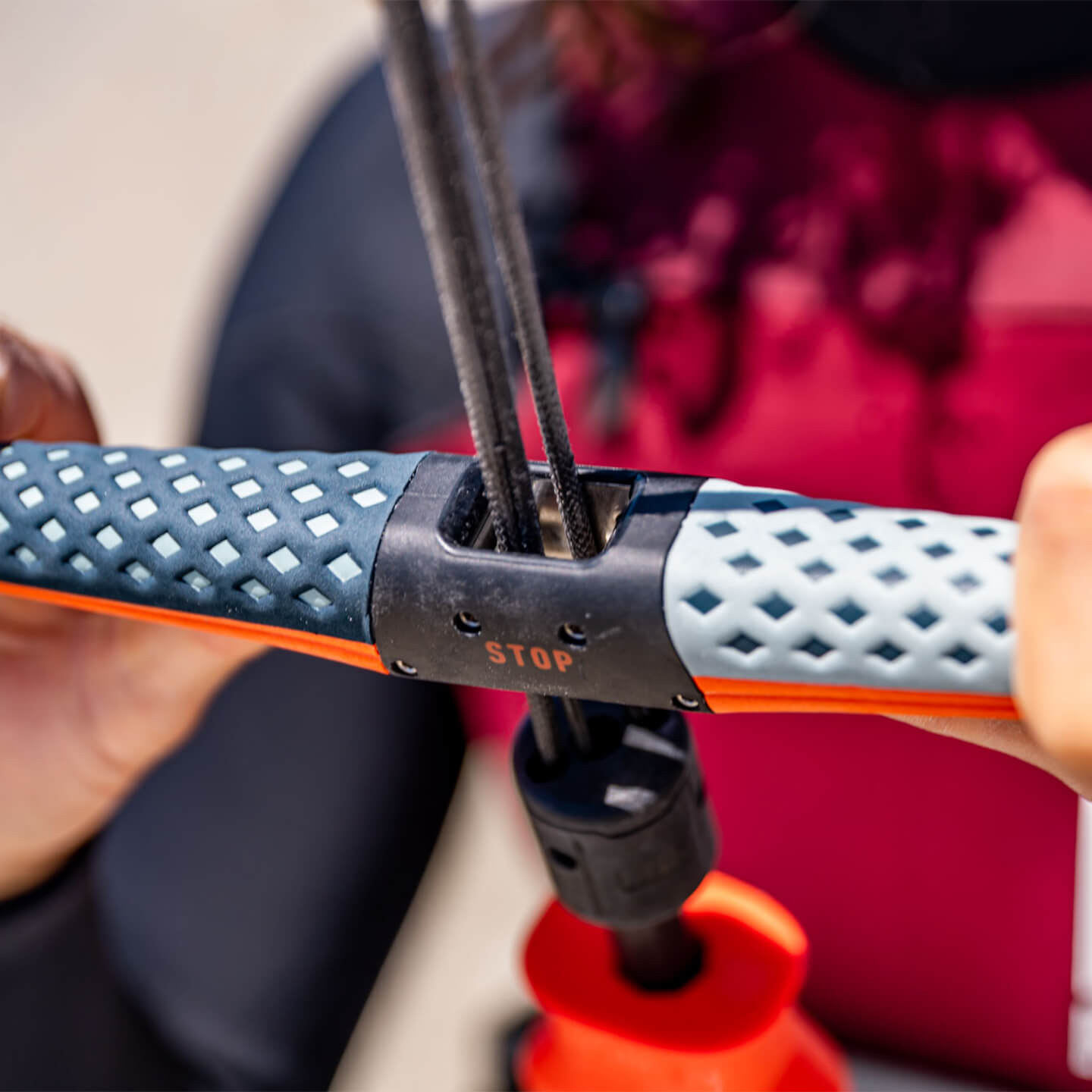 flysurferforce3baralt3 Flysurfer Force 3 Control Bar, trim system and safety line detail view
