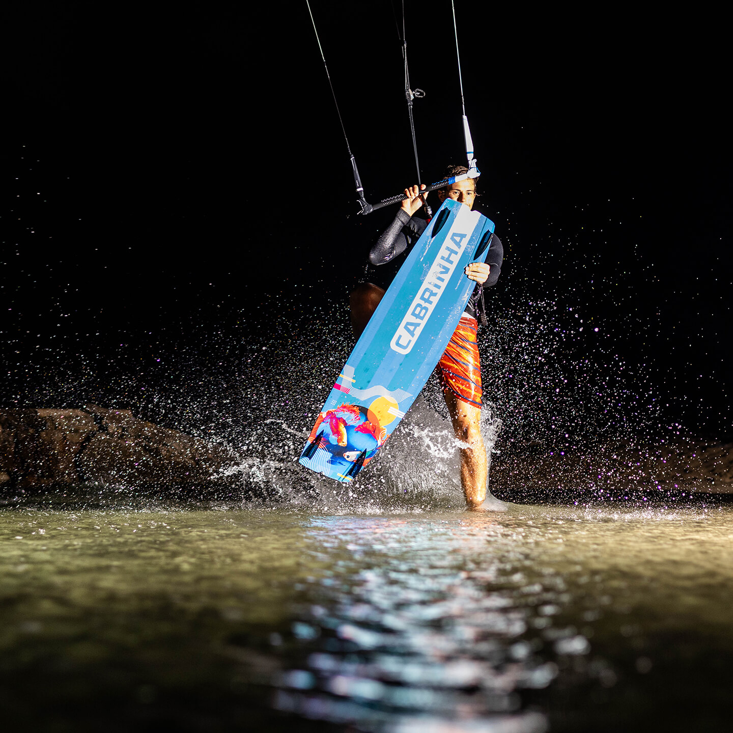 Cabrinha Vapor 2026 Kiteboard profile view showing the inflated kite arc, swept wingtips, strut depth and aerodynamic canopy shape