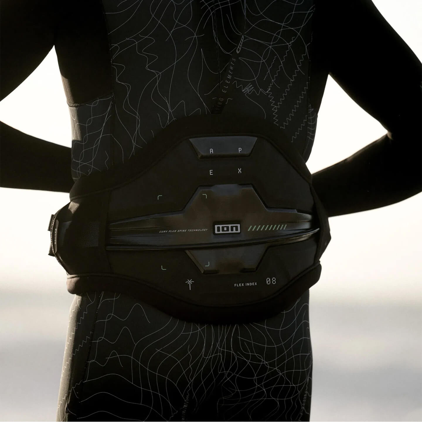 ION Apex Kite Harness 2026 in black spreader bar and waist support detail